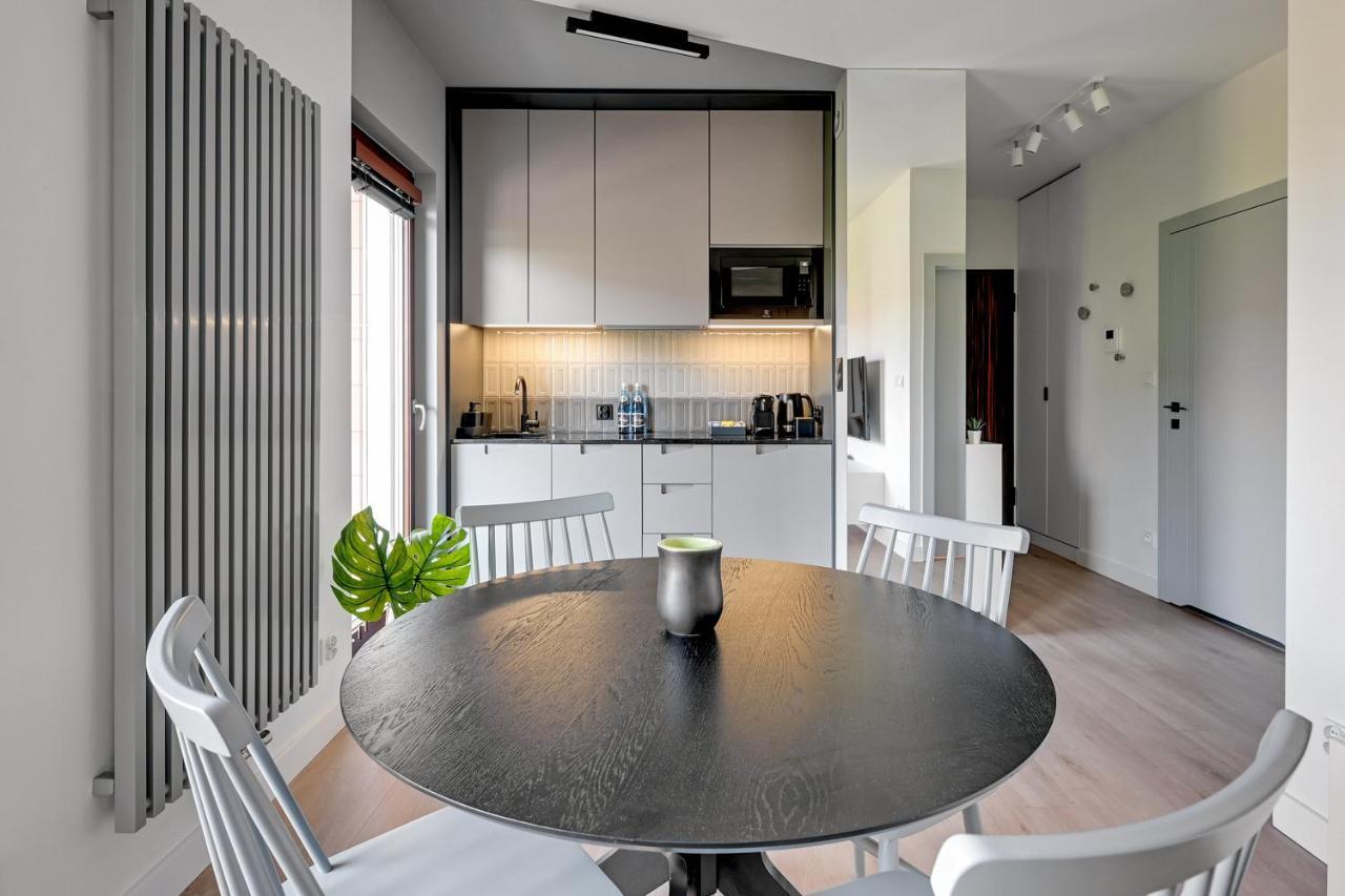 Aura Iii & Free Parking By Downtown Apartment Danzig