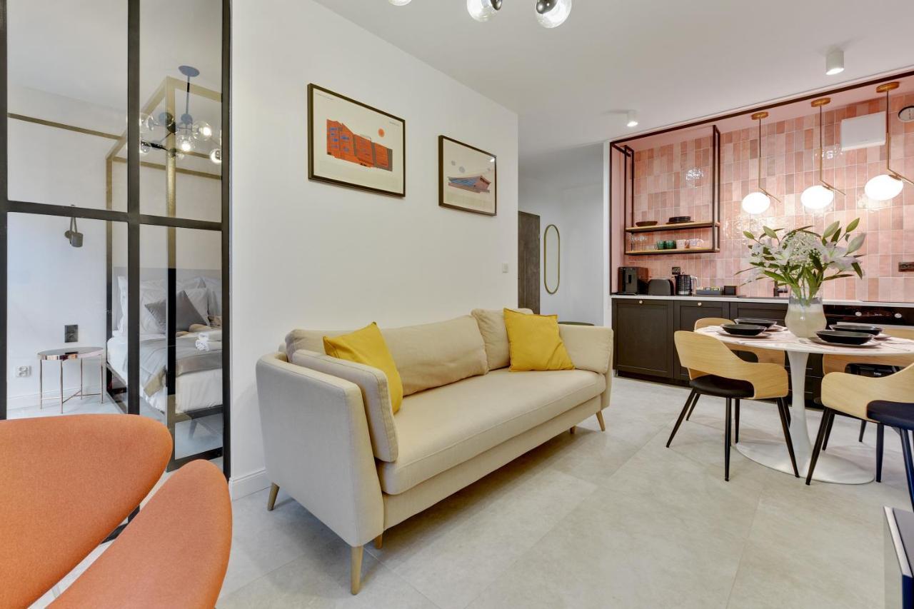 Aura Iii & Free Parking By Downtown Apartmán