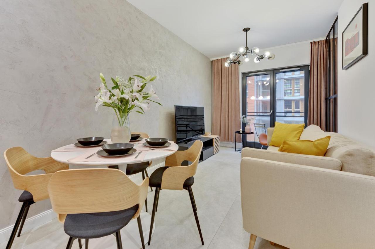 Aura Iii & Free Parking By Downtown Apartmán *